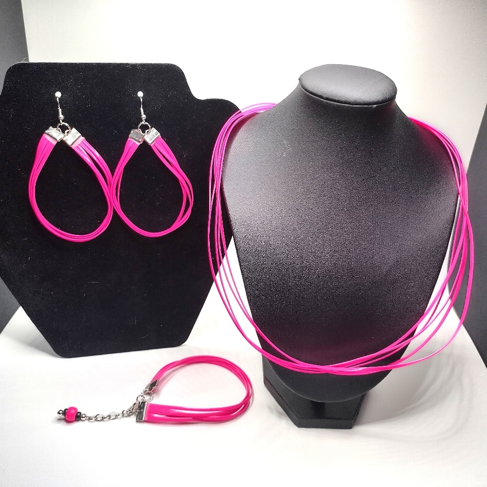 GLOW NECKLACE - Picture 4 of 11